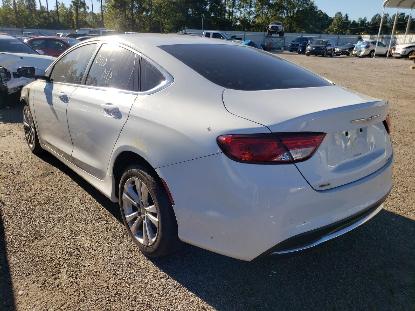 Photo 3 from auction – 2015 CHRYSLER 200 LIMITE with VIN 1C3CCCABXFN722758