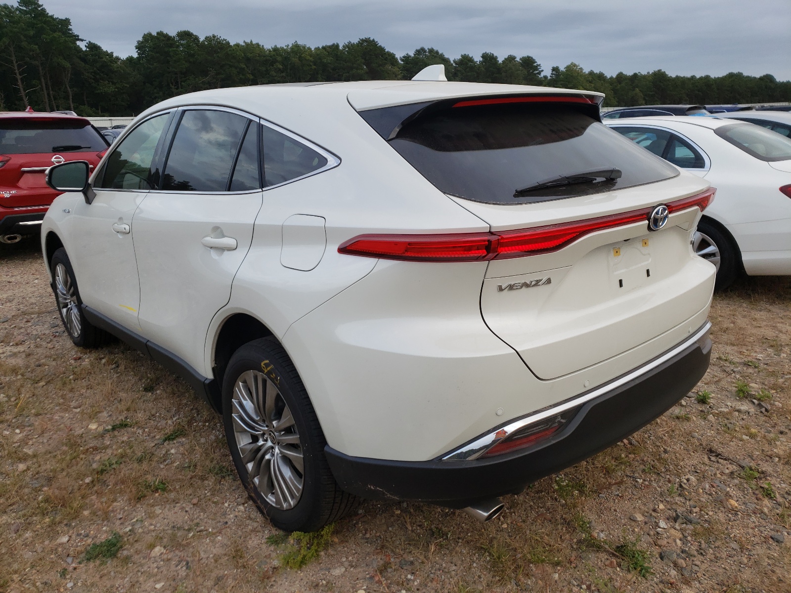 Photo 3 from auction – 2021 TOYOTA VENZA LE with VIN JTEAAAAH1MJ043494