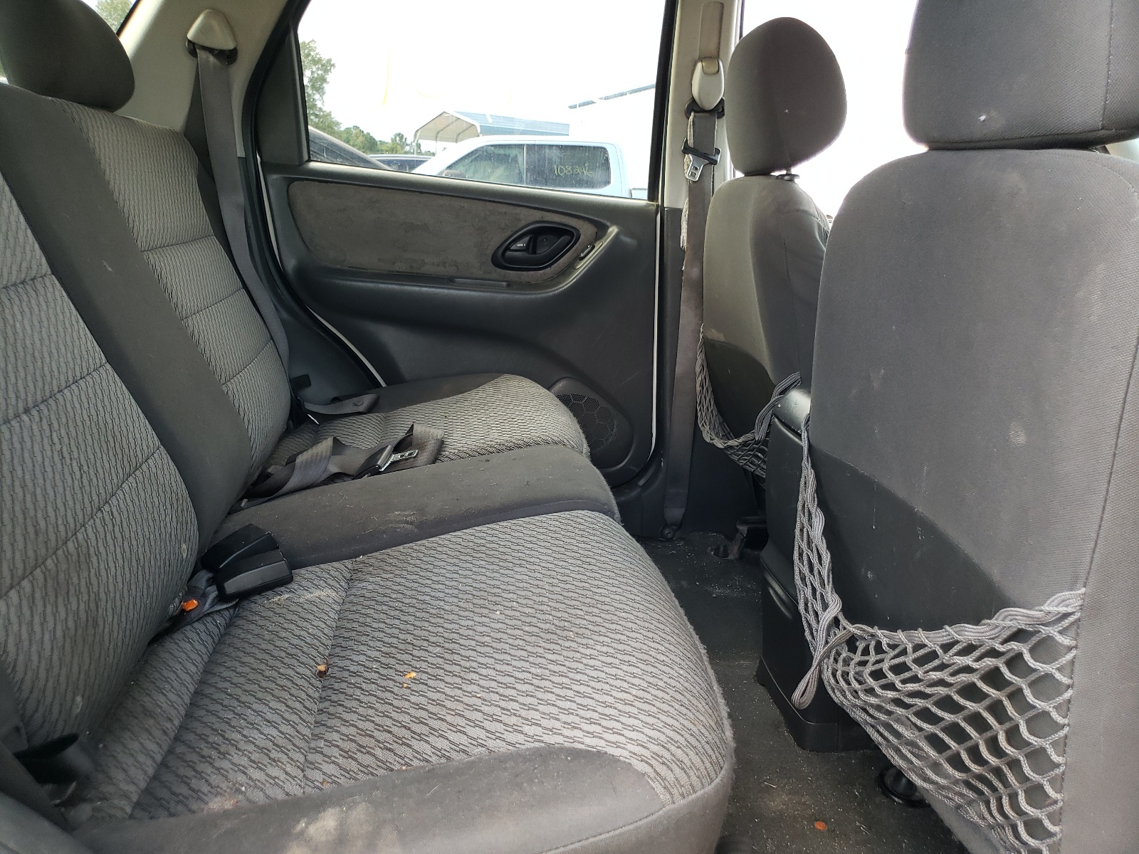 Photo 6 from auction – 2004 FORD ESCAPE XLT with VIN 1FMYU03134KA86633
