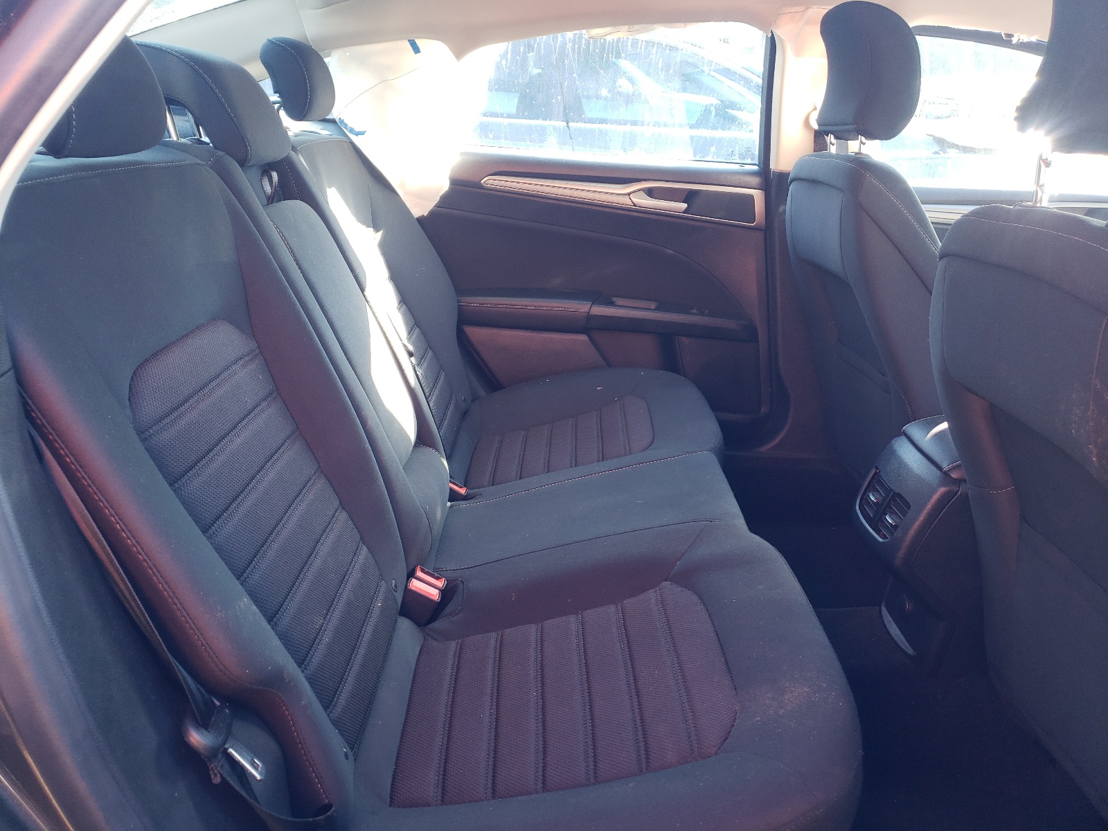 Photo 6 from auction – 2019 FORD FUSION SE with VIN 3FA6P0HD0KR277768