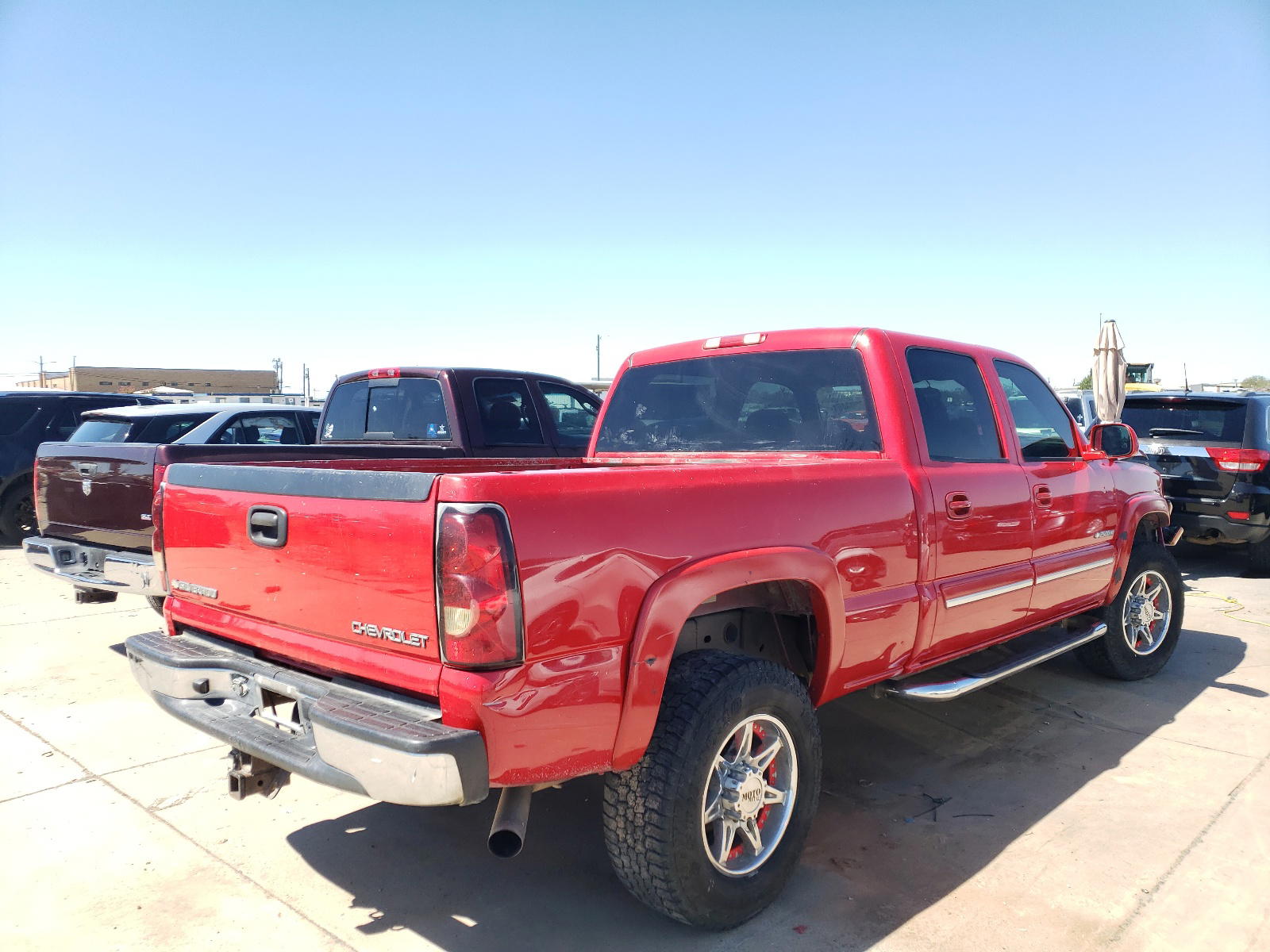 Photo 4 from auction – 2005 CHEVROLET SILVERADO with VIN 1GCHC23U25F841682
