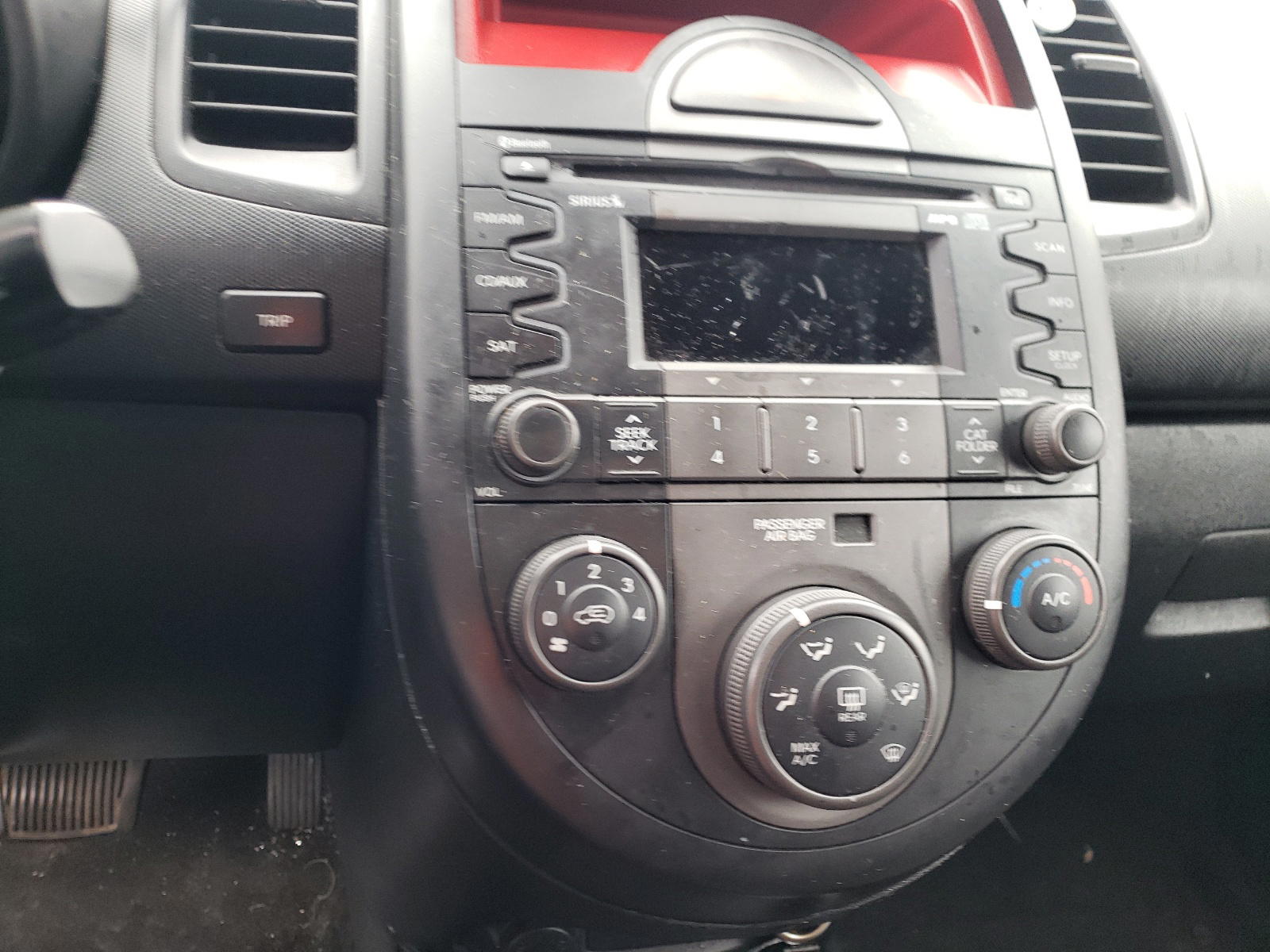 Photo 9 from auction – 2010 KIA SOUL + with VIN KNDJT2A29A7056132