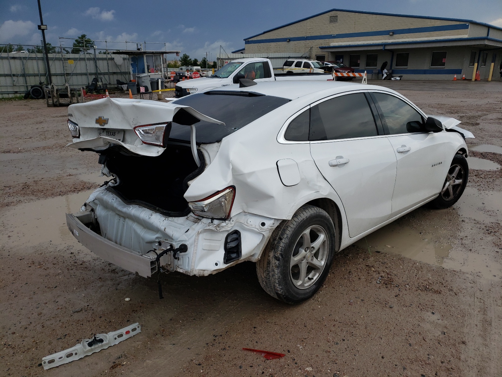 Photo 4 from auction – 2018 CHEVROLET MALIBU LS with VIN 1G1ZB5ST6JF233538