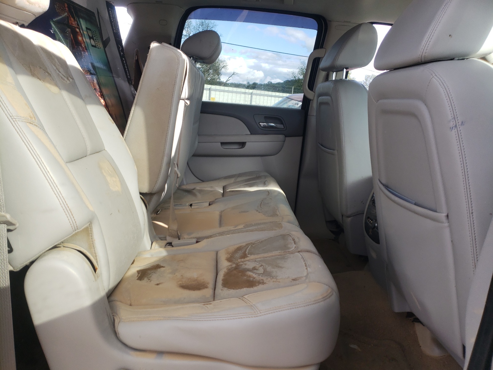 Photo 6 from auction – 2008 CHEVROLET SUBURBAN K with VIN 1GNFK16388J206904
