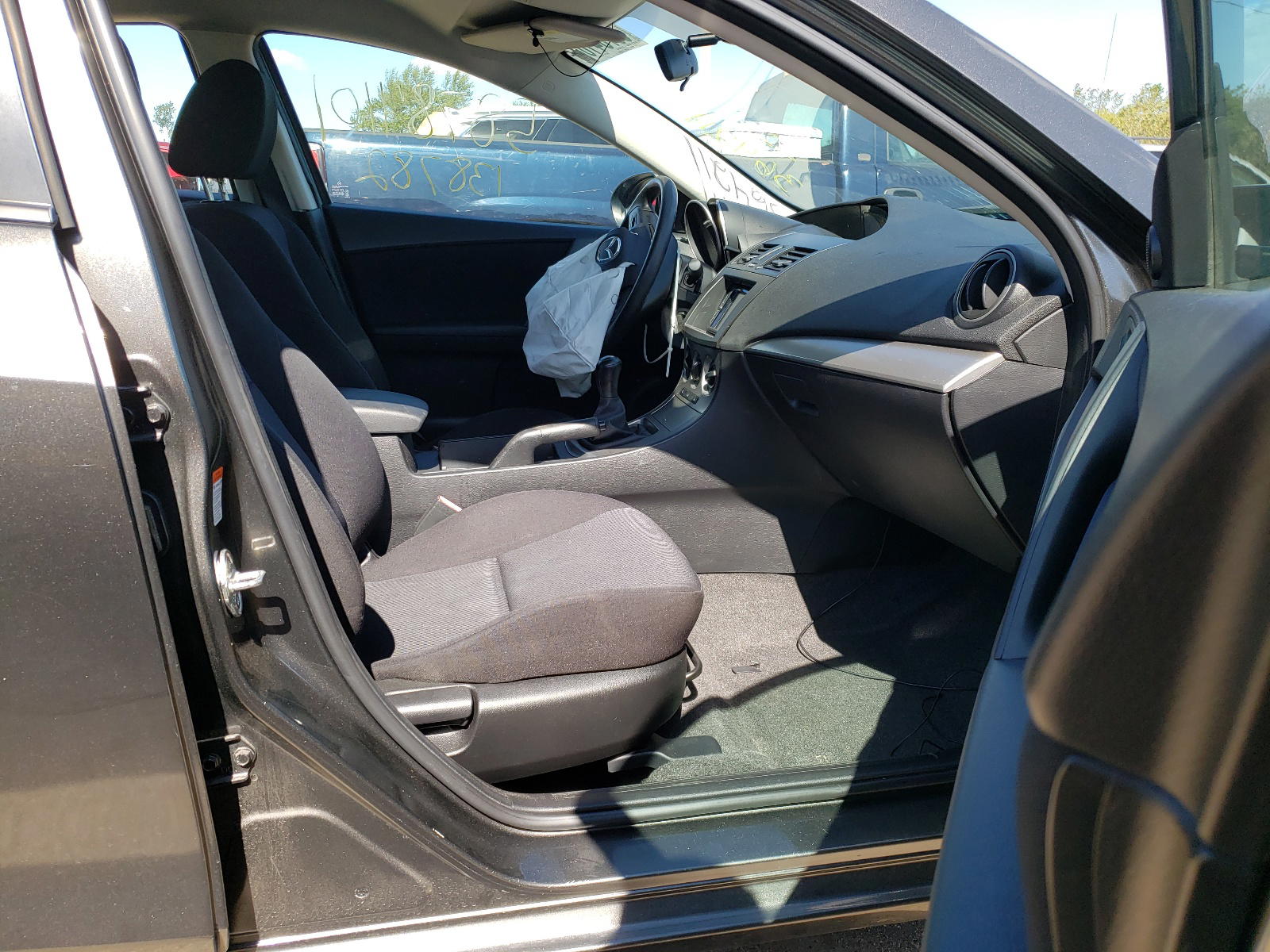 Photo 5 from auction – 2011 MAZDA 3 I with VIN JM1BL1VF0B1364211