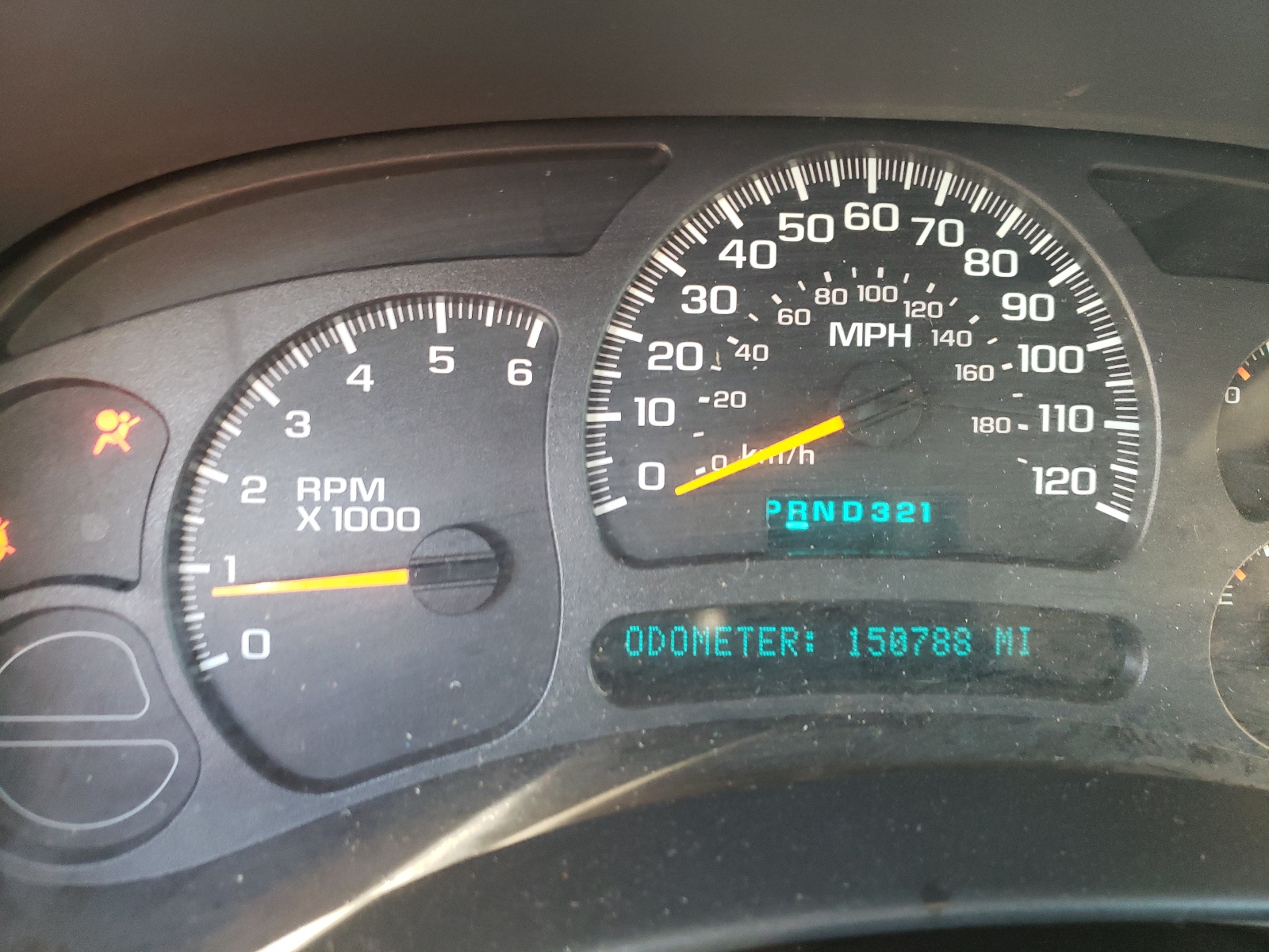 Photo 8 from auction – 2004 GMC YUKON with VIN 1GKEC13T74R116715