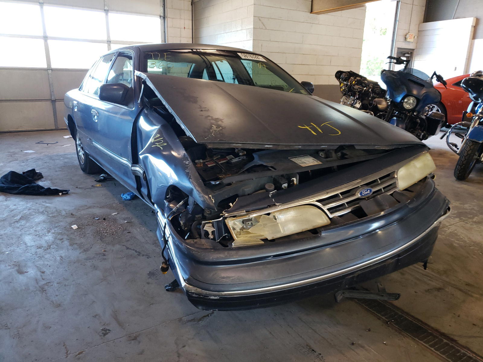 FORD CROWN VICT 1997 with VIN 2FALP73W8VX146226 - Photo from auction