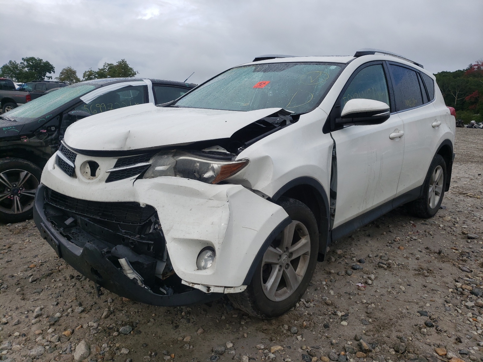 Photo 2 from auction – 2014 TOYOTA RAV4 XLE with VIN JTMRFREV7EJ007642