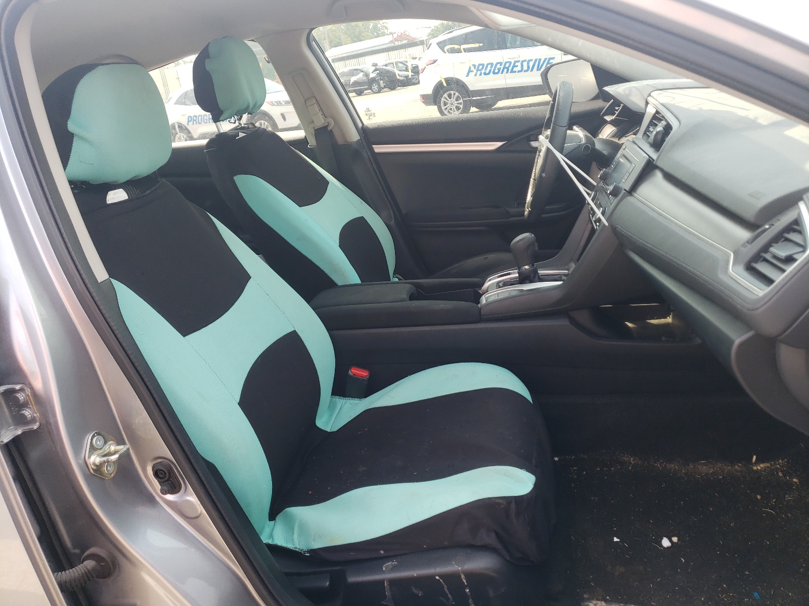 Photo 5 from auction – 2017 HONDA CIVIC LX with VIN 19XFC2F50HE015424