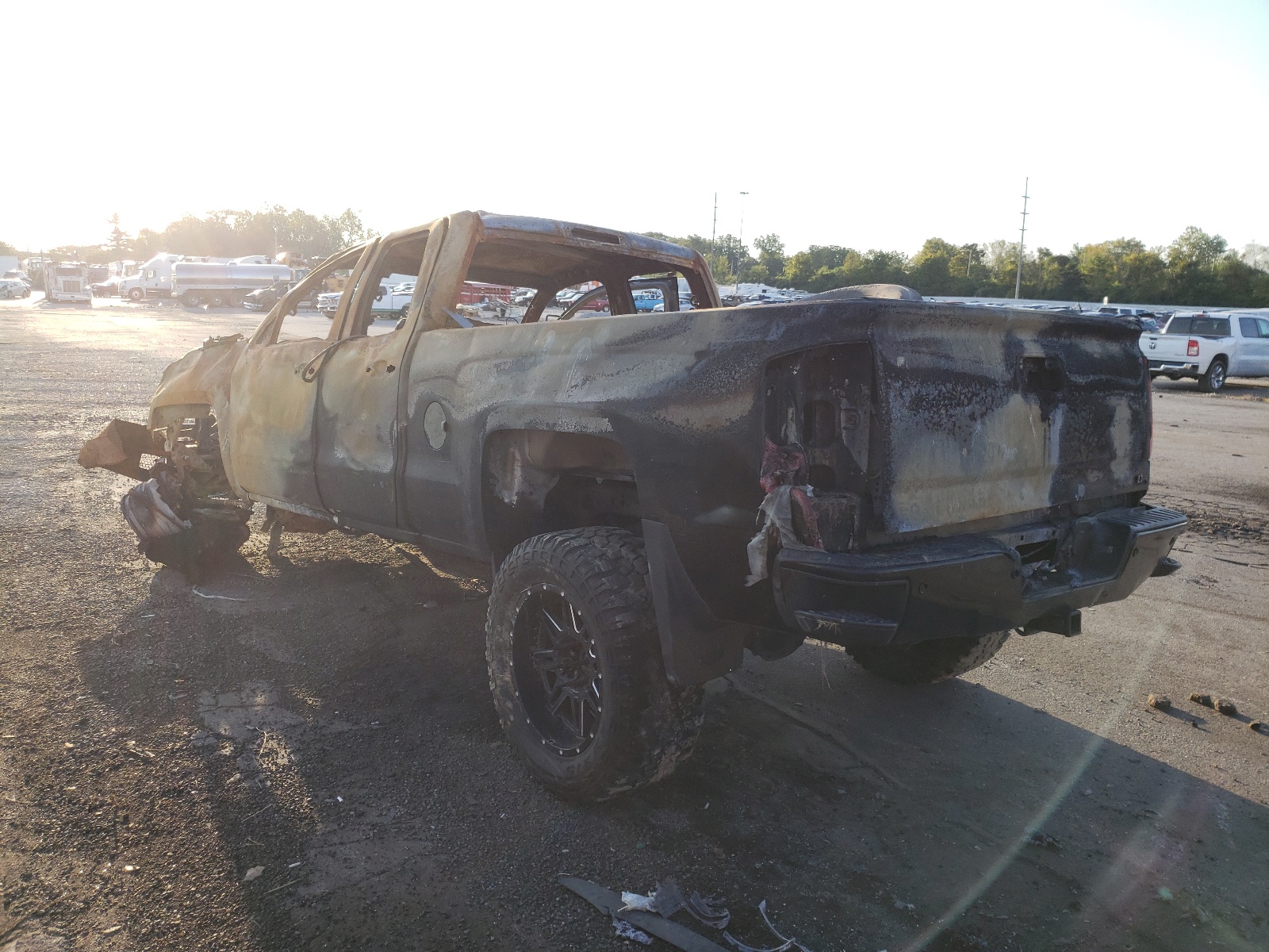 Photo 3 from auction – 2016 CHEVROLET SILVERADO with VIN 1GCVKREC1GZ149899