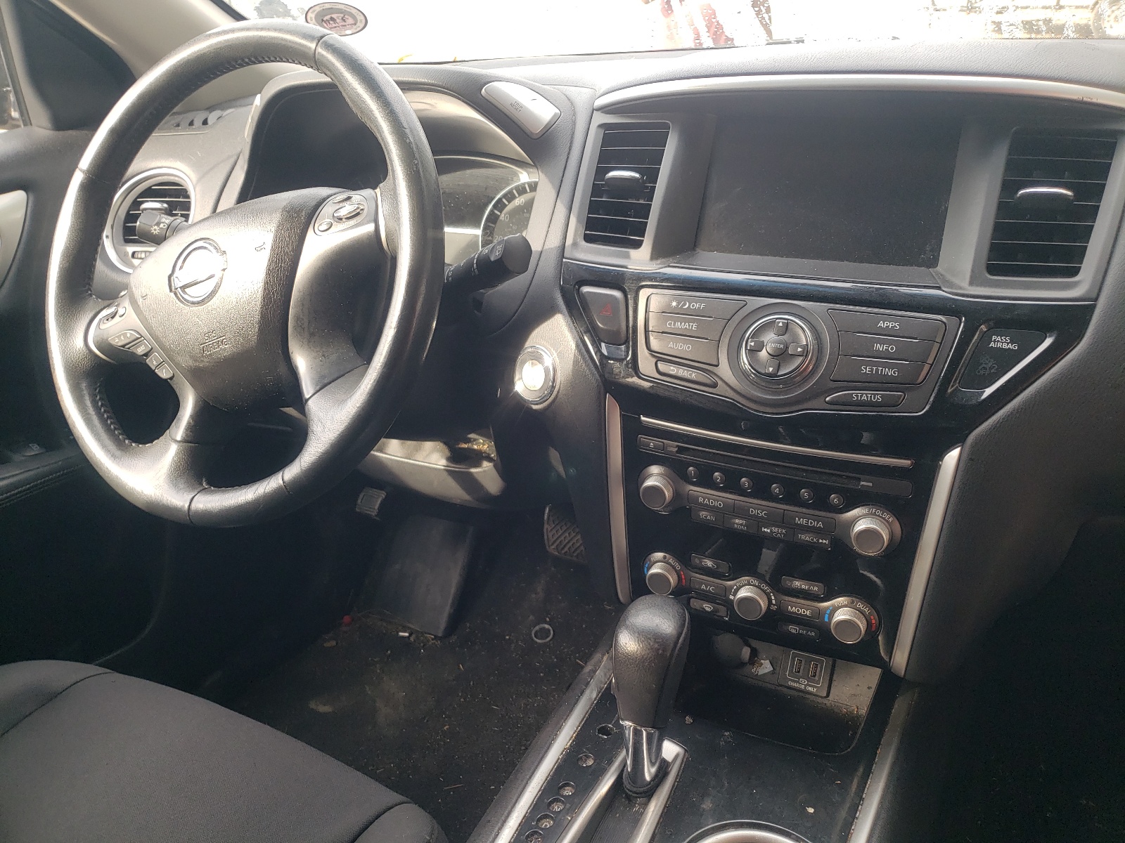 Photo 9 from auction – 2018 NISSAN PATHFINDER with VIN 5N1DR2MMXJC616428