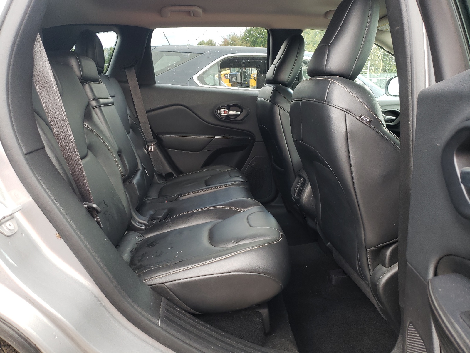 Photo 6 from auction – 2015 JEEP CHEROKEE L with VIN 1C4PJMCS3FW615079
