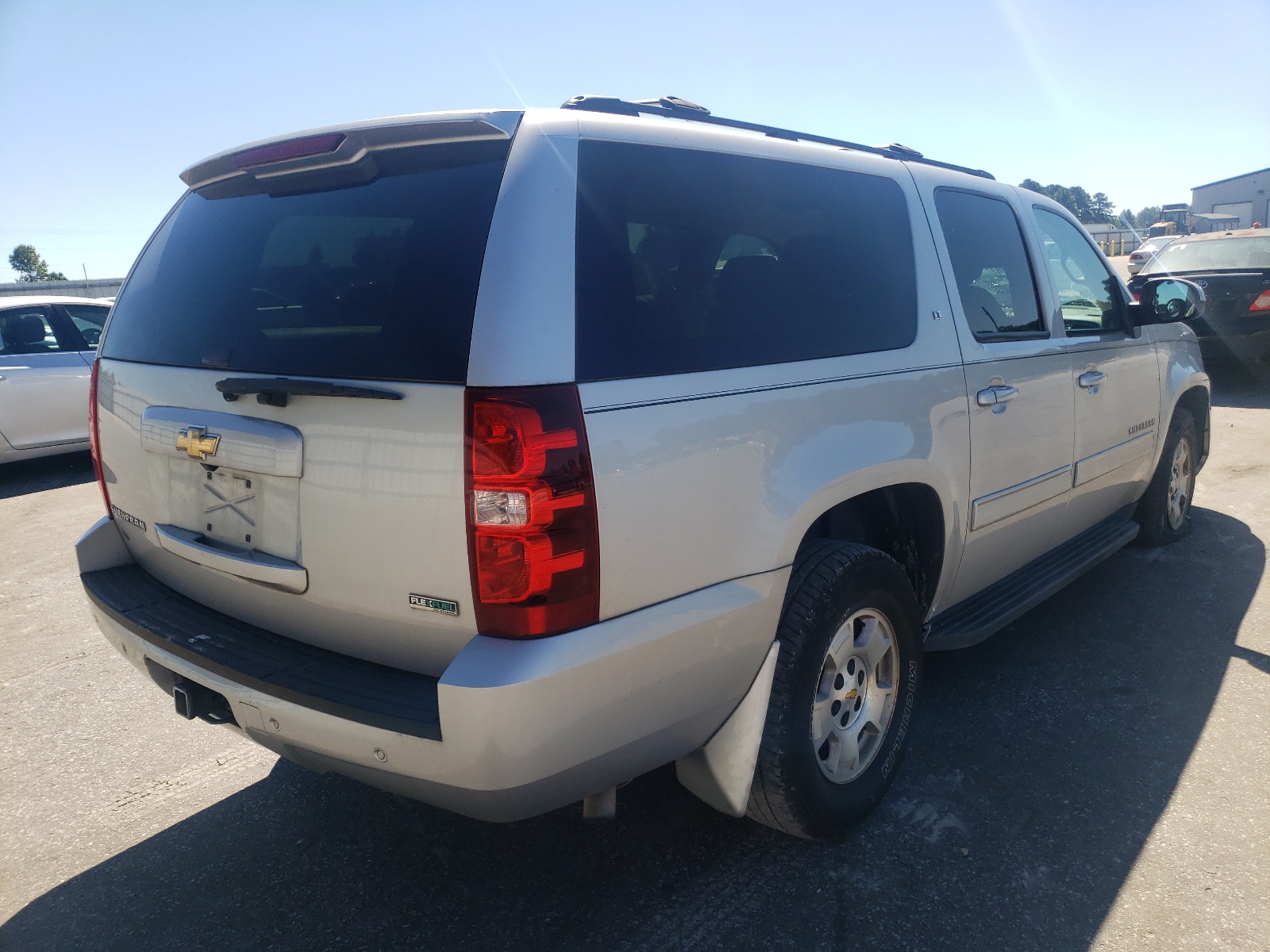 Photo 4 from auction – 2011 CHEVROLET SUBURBAN C with VIN 1GNSCJE00BR219223