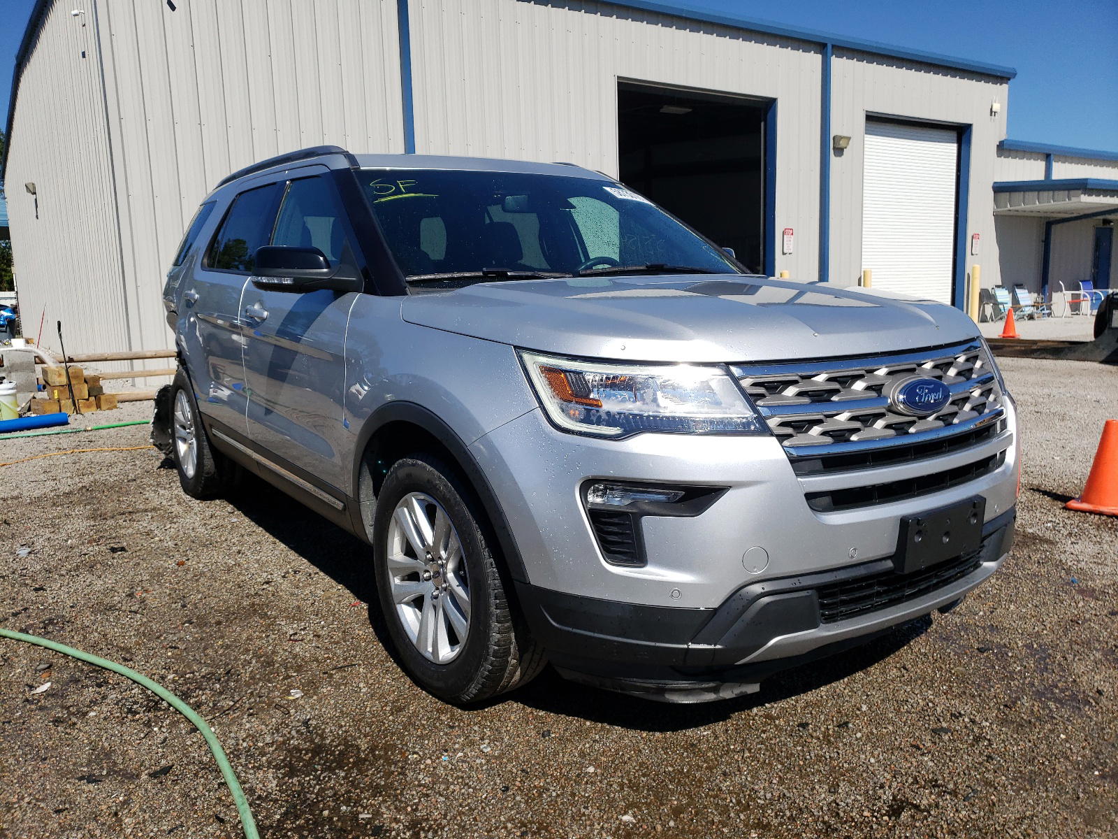 FORD EXPLORER X 2018 with VIN 1FM5K8D88JGB94151 - Photo from auction