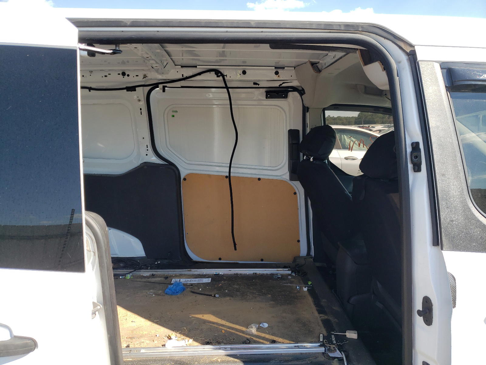Photo 6 from auction – 2015 FORD TRANSIT CO with VIN NM0LS7F74F1221492
