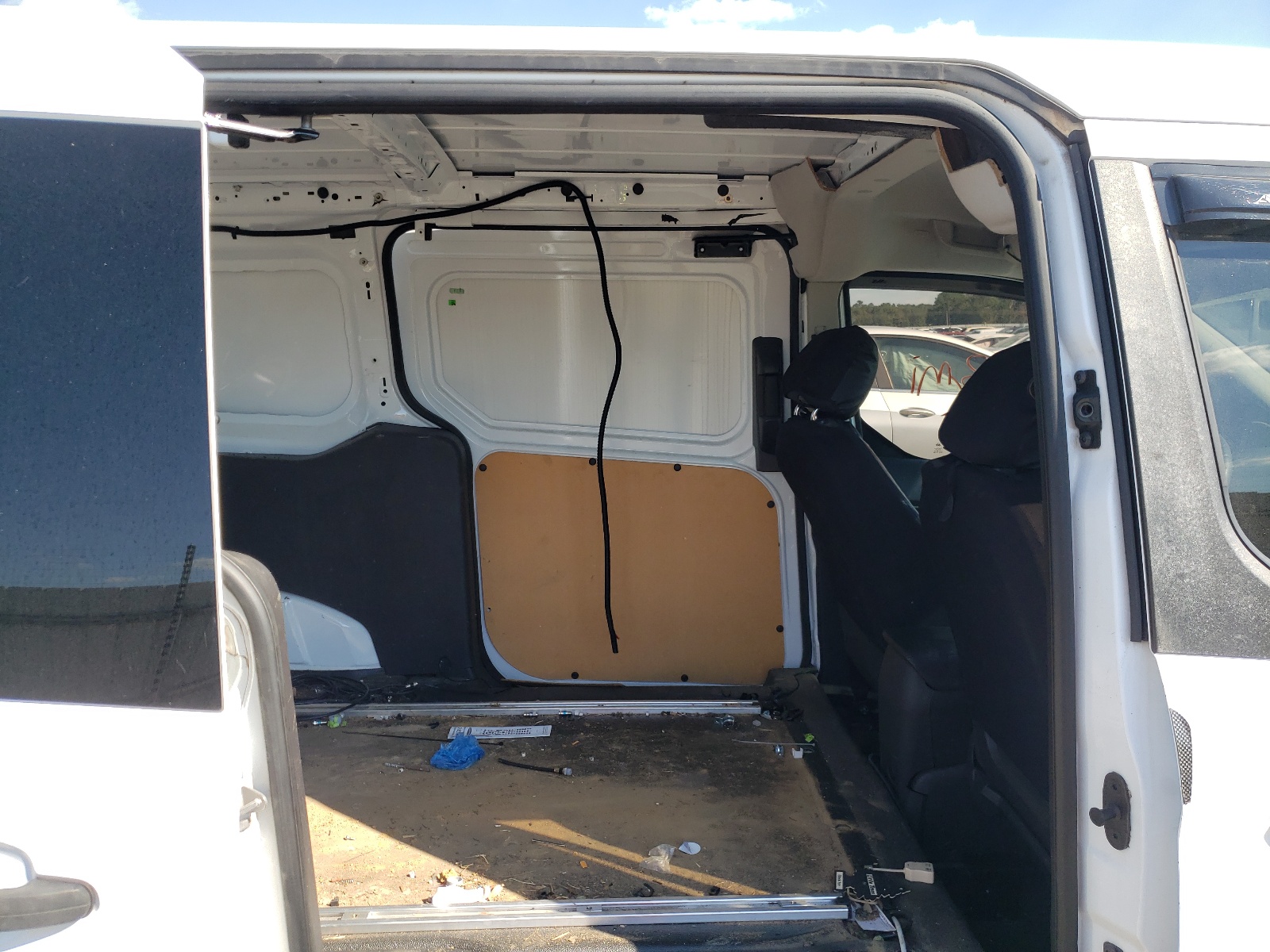 Zdjęcie 6 z aukcji – 2015 FORD TRANSIT CO z VIN NM0LS7F74F1221492