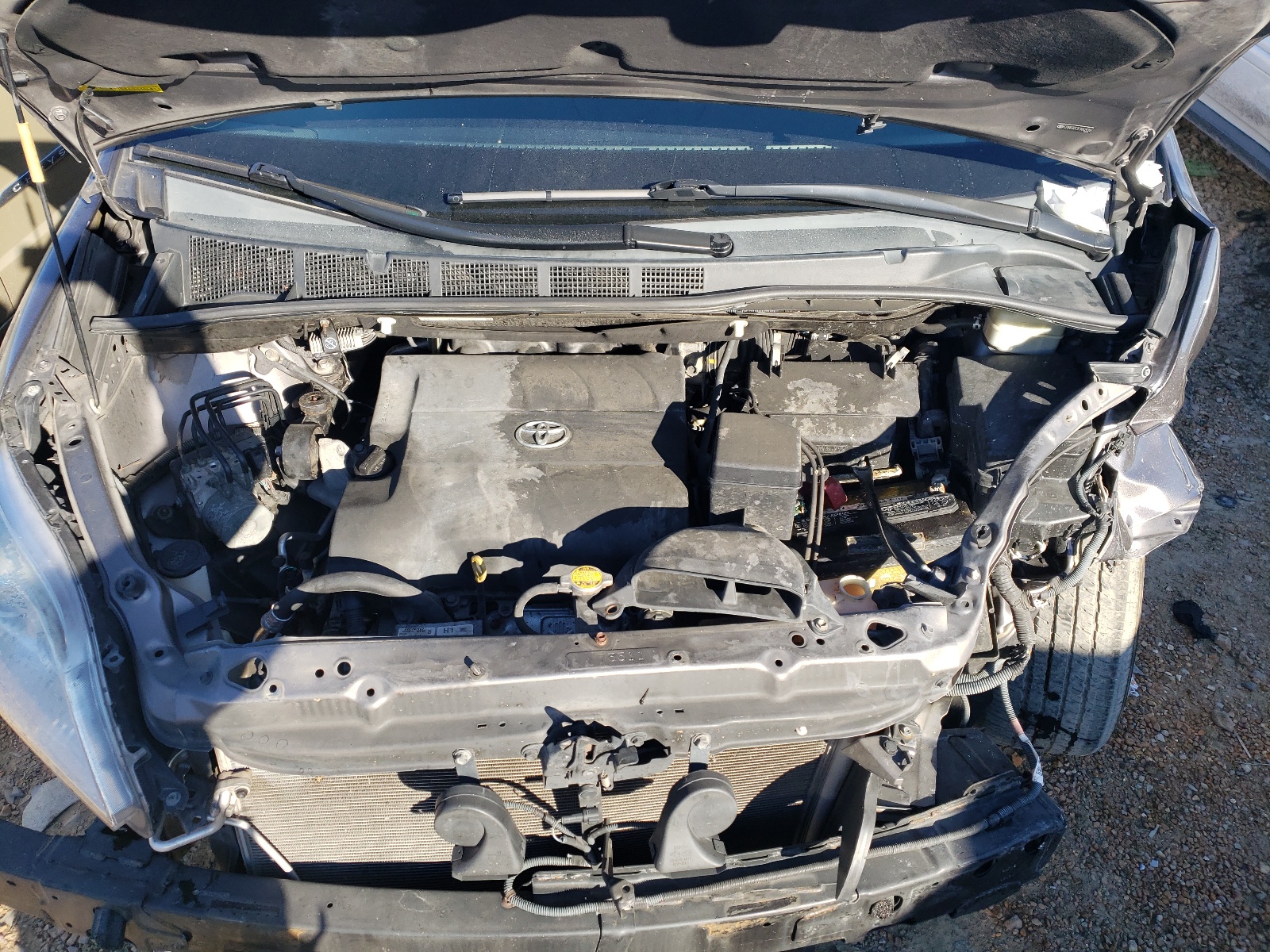 Photo 7 from auction – 2015 TOYOTA SIENNA LE with VIN 5TDKK3DC3FS662699