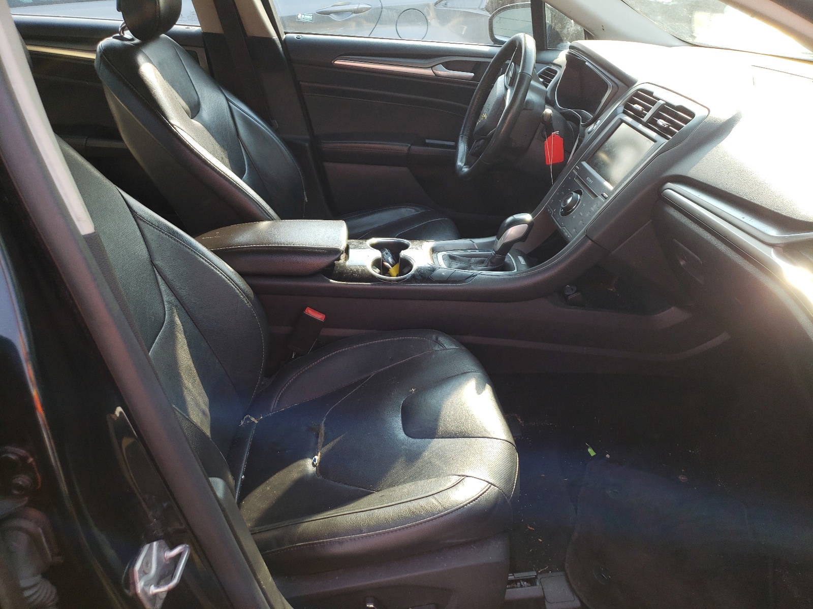 Photo 5 from auction – 2014 FORD FUSION TIT with VIN 3FA6P0RU3ER191101