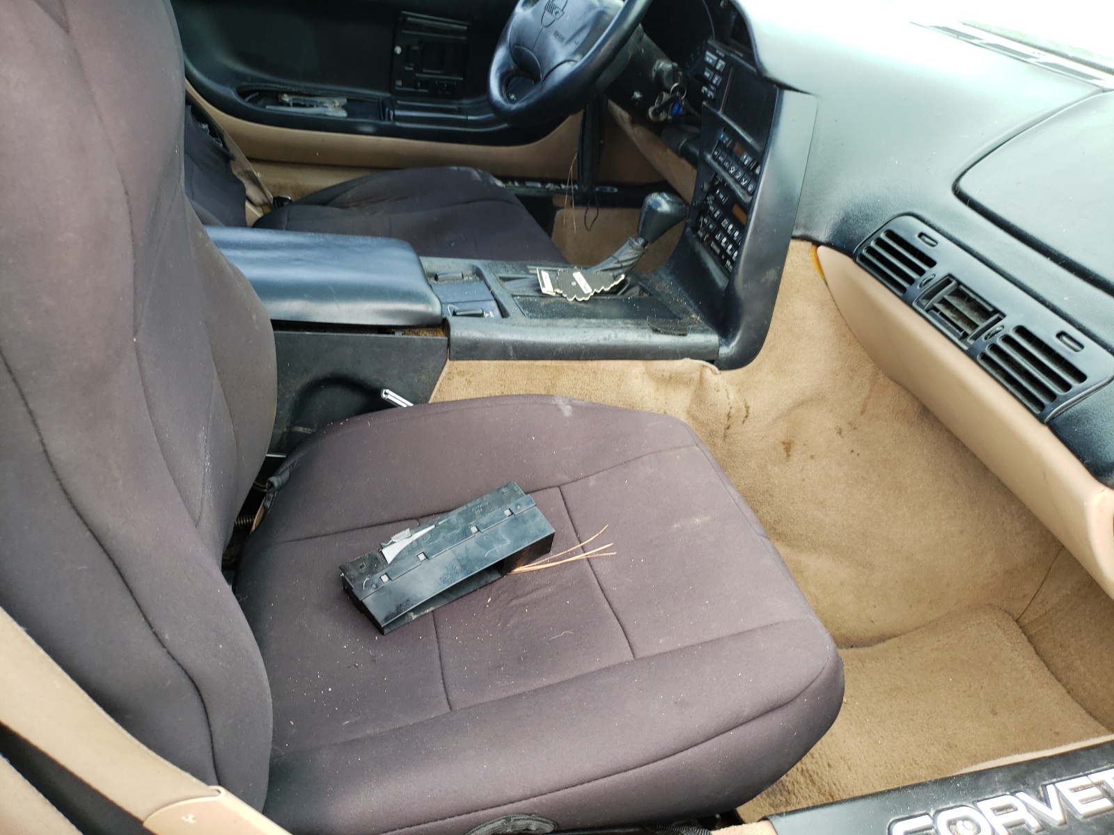 Photo 5 from auction – 1994 CHEVROLET CORVETTE with VIN 1G1YY22P3R5103780