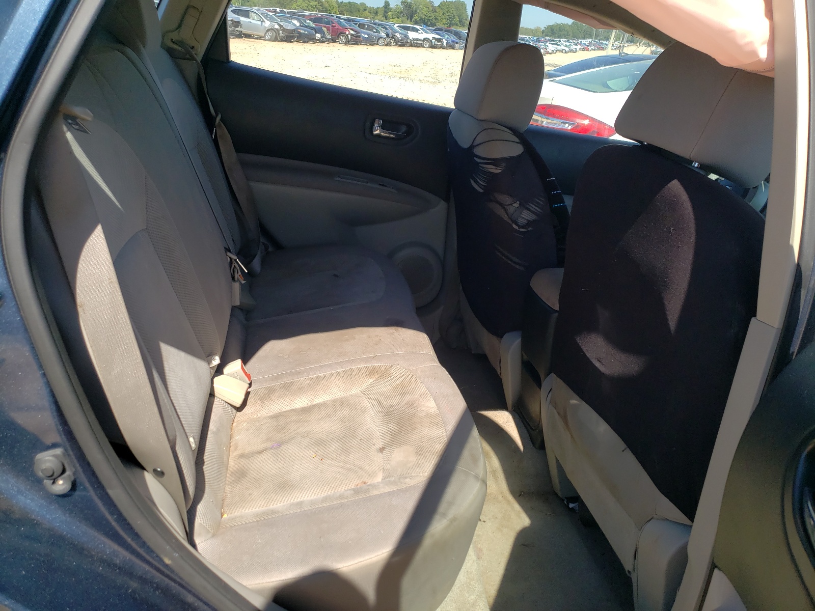 Photo 6 from auction – 2013 NISSAN ROGUE S with VIN JN8AS5MT5DW016668