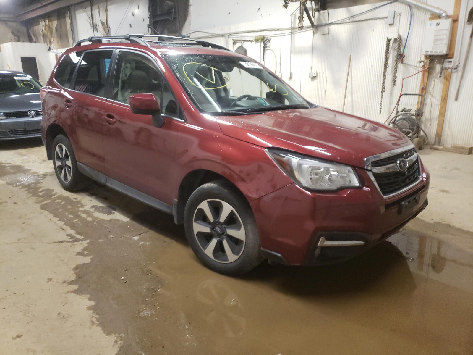 SUBARU FORESTER 2 2017 with VIN JF2SJAJC1HH492685 - Photo from auction