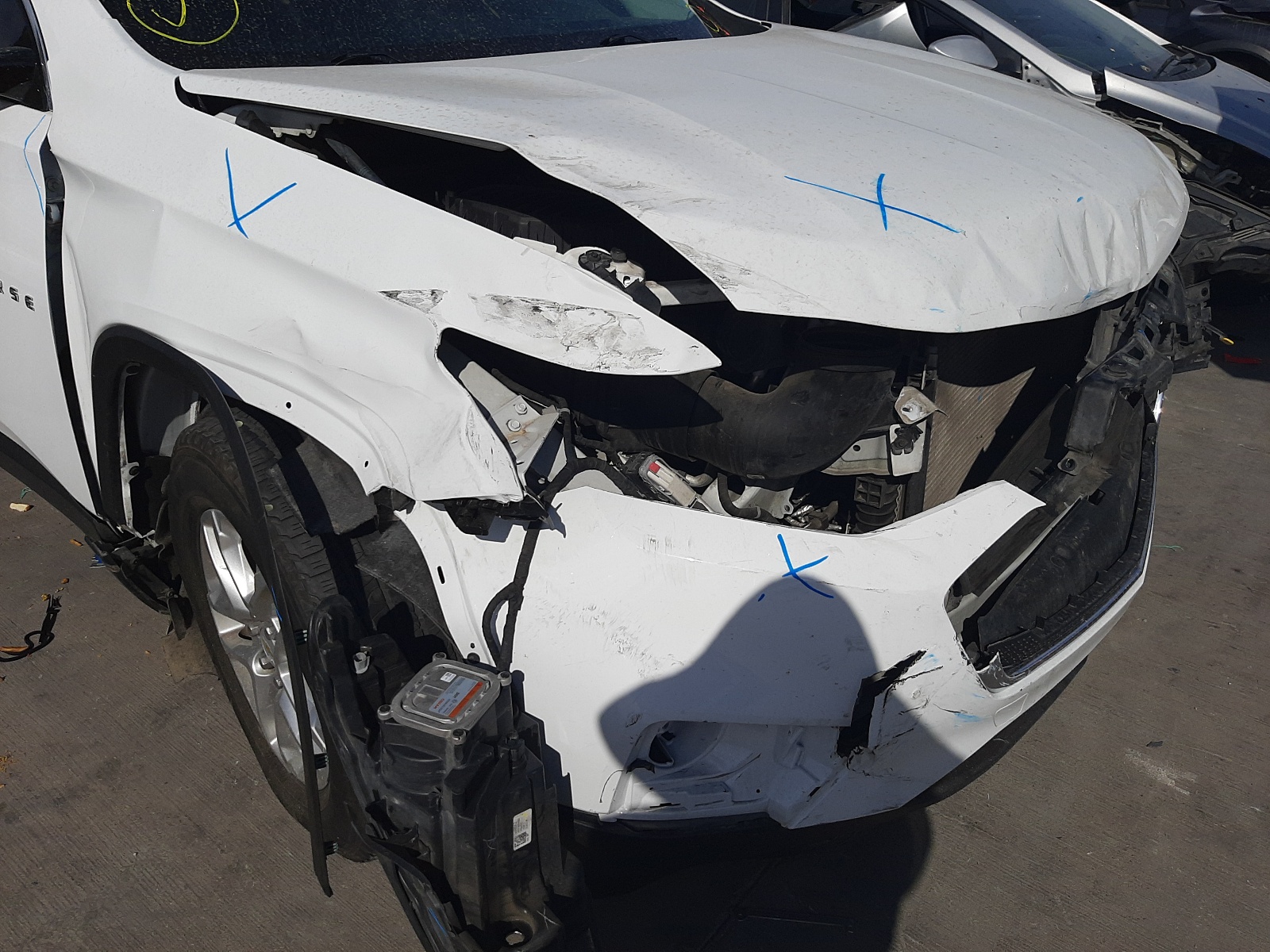 Photo 9 from auction – 2018 CHEVROLET TRAVERSE L with VIN 1GNERFKW3JJ249833