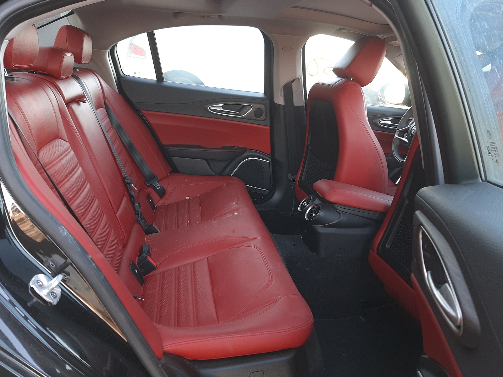 Photo 6 from auction – 2017 ALFA ROMEO GIULIA TI with VIN ZARFAECN4H7559118