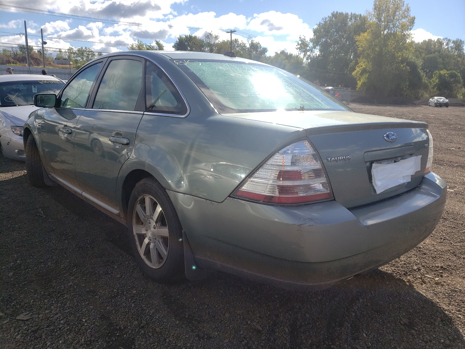 Photo 3 from auction – 2008 FORD TAURUS SEL with VIN 1FAHP24W98G105931