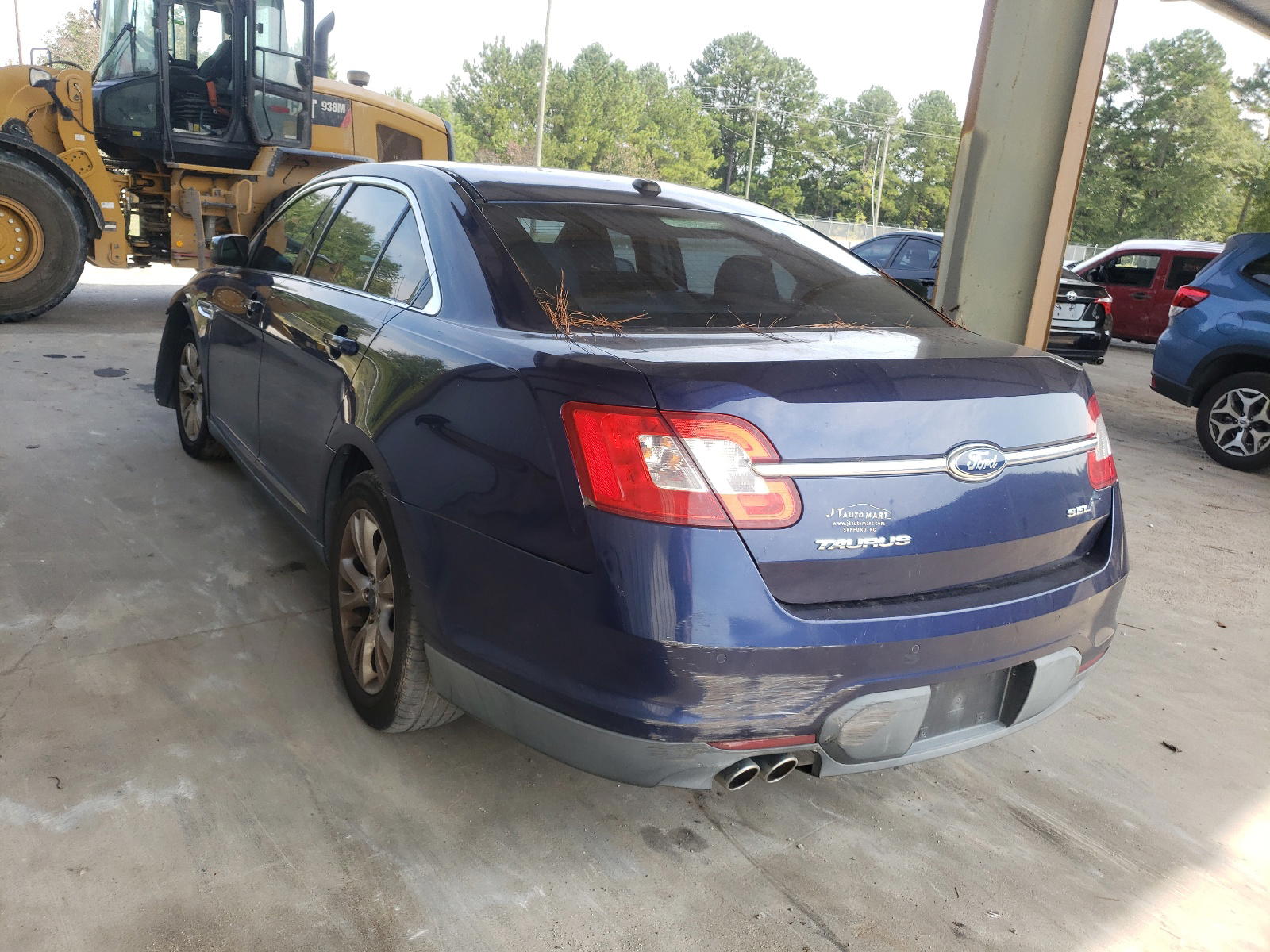 Photo 3 from auction – 2011 FORD TAURUS SEL with VIN 1FAHP2EW4BG185676