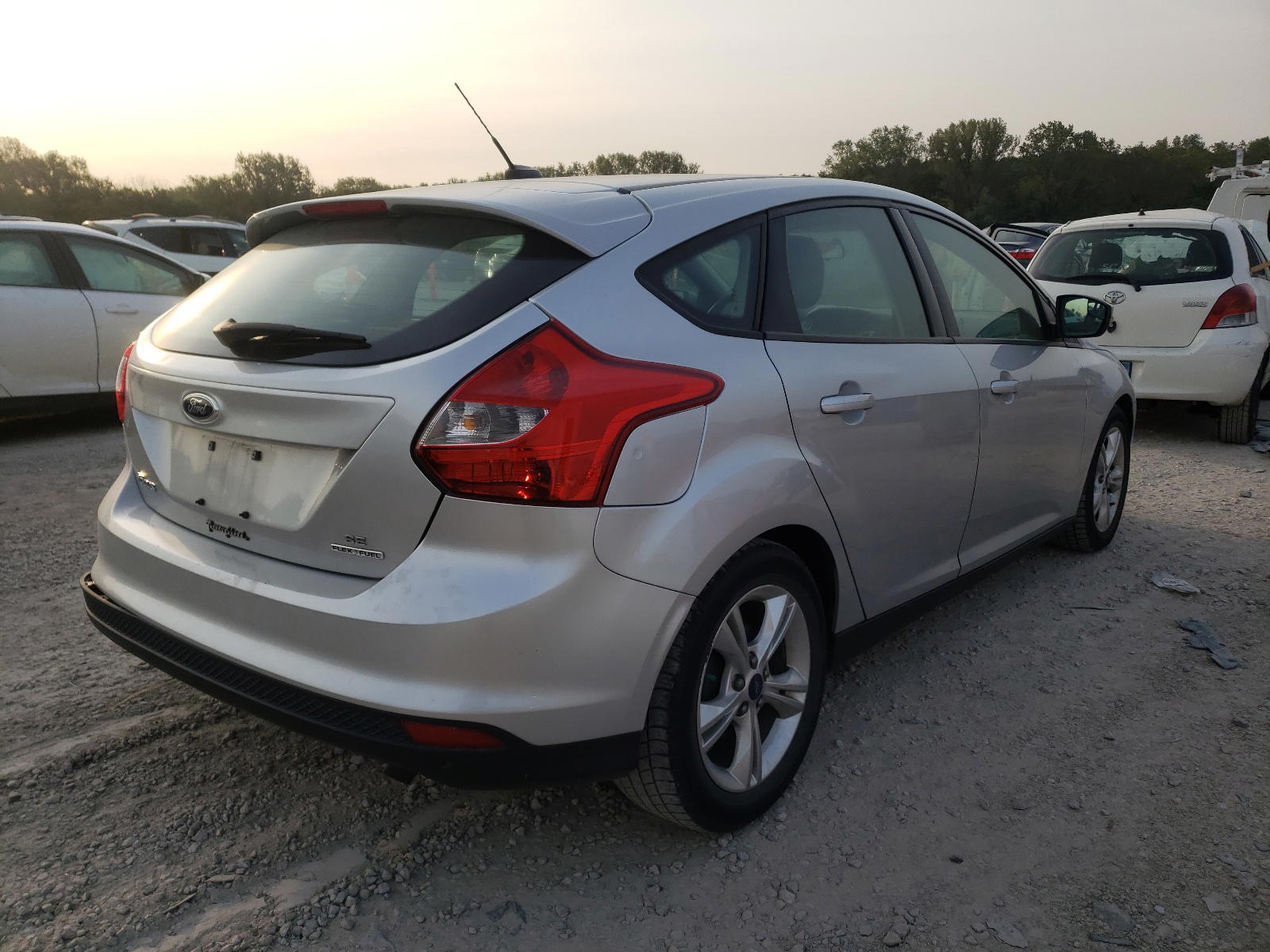 Photo 4 from auction – 2014 FORD FOCUS SE with VIN 1FADP3K23EL161628