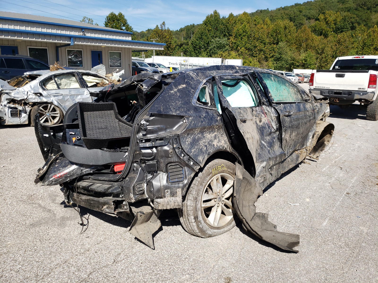 Photo 4 from auction – 2017 FORD EDGE SEL with VIN 2FMPK4J93HBC61853