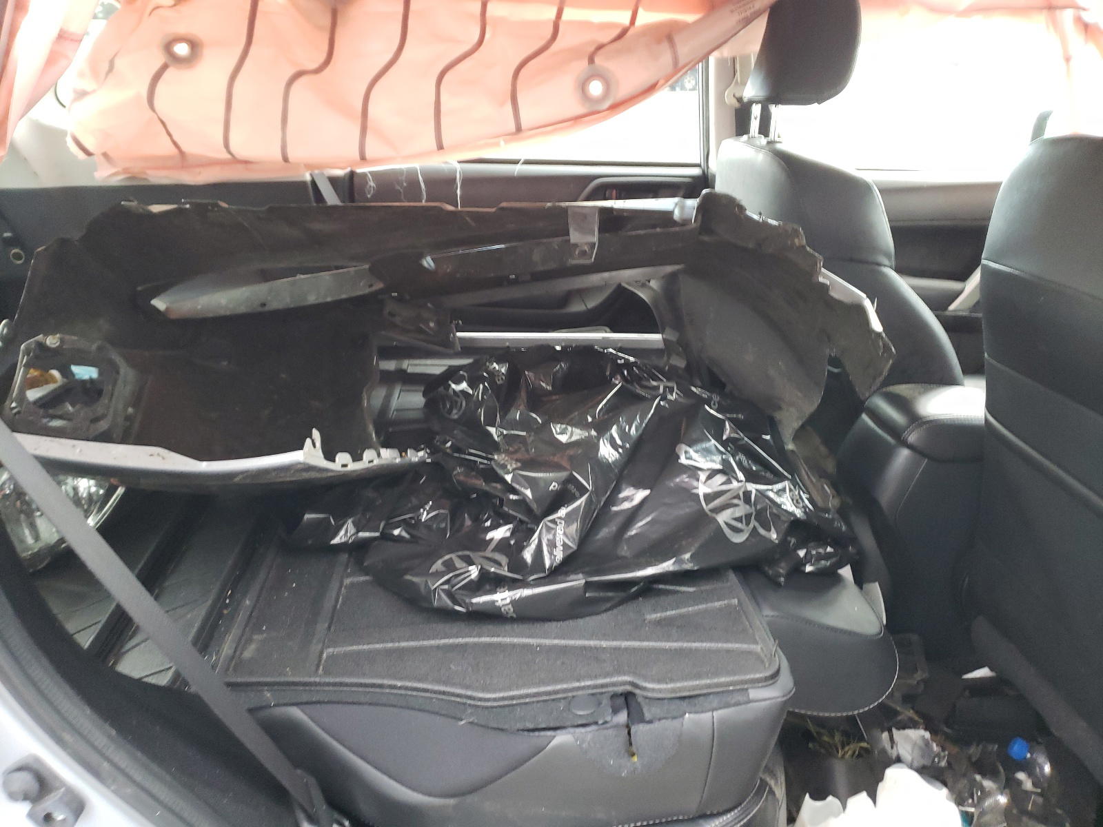 Photo 6 from auction – 2015 SUBARU FORESTER with VIN JF2SJARC1FH563157
