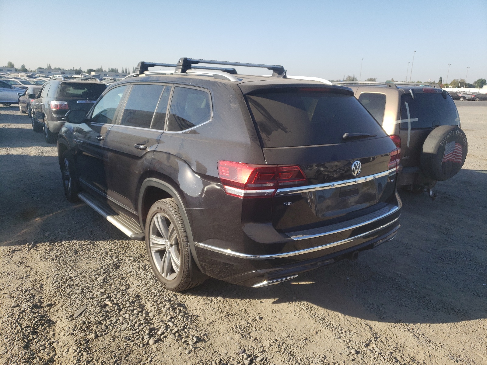 Photo 3 from auction – 2018 VOLKSWAGEN ATLAS SEL with VIN 1V2RR2CA5JC562035