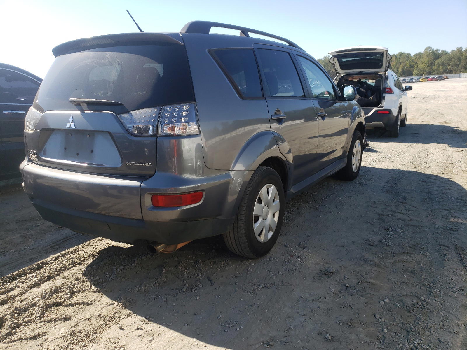 Photo 4 from auction – 2011 MITSUBISHI OUTLANDER with VIN JA4AS2AW5BU021297