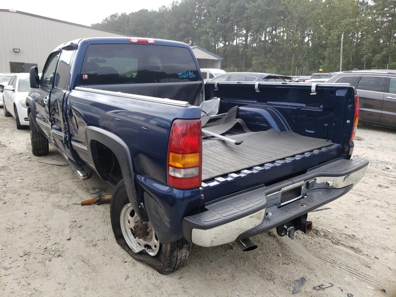 Photo 3 from auction – 2001 CHEVROLET SILVERADO with VIN 1GCHC29U61E235549