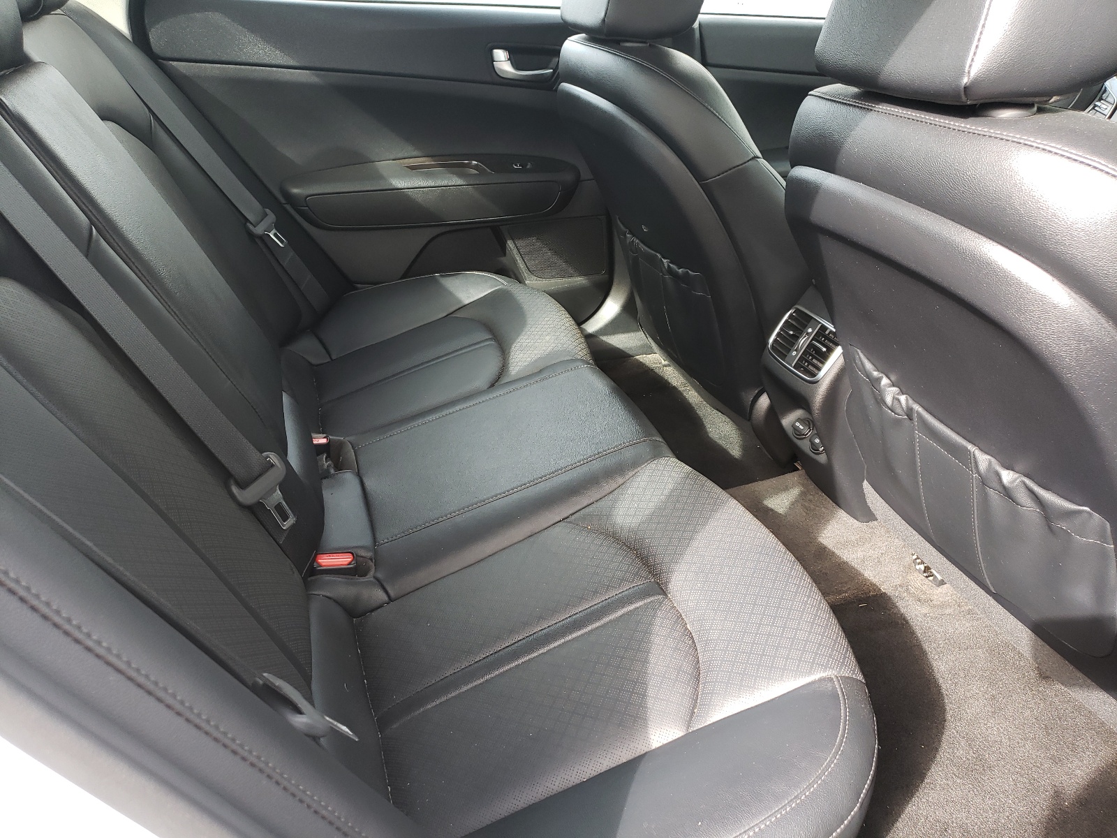 Photo 6 from auction – 2020 KIA OPTIMA EX with VIN 5XXGU4L19LG394440