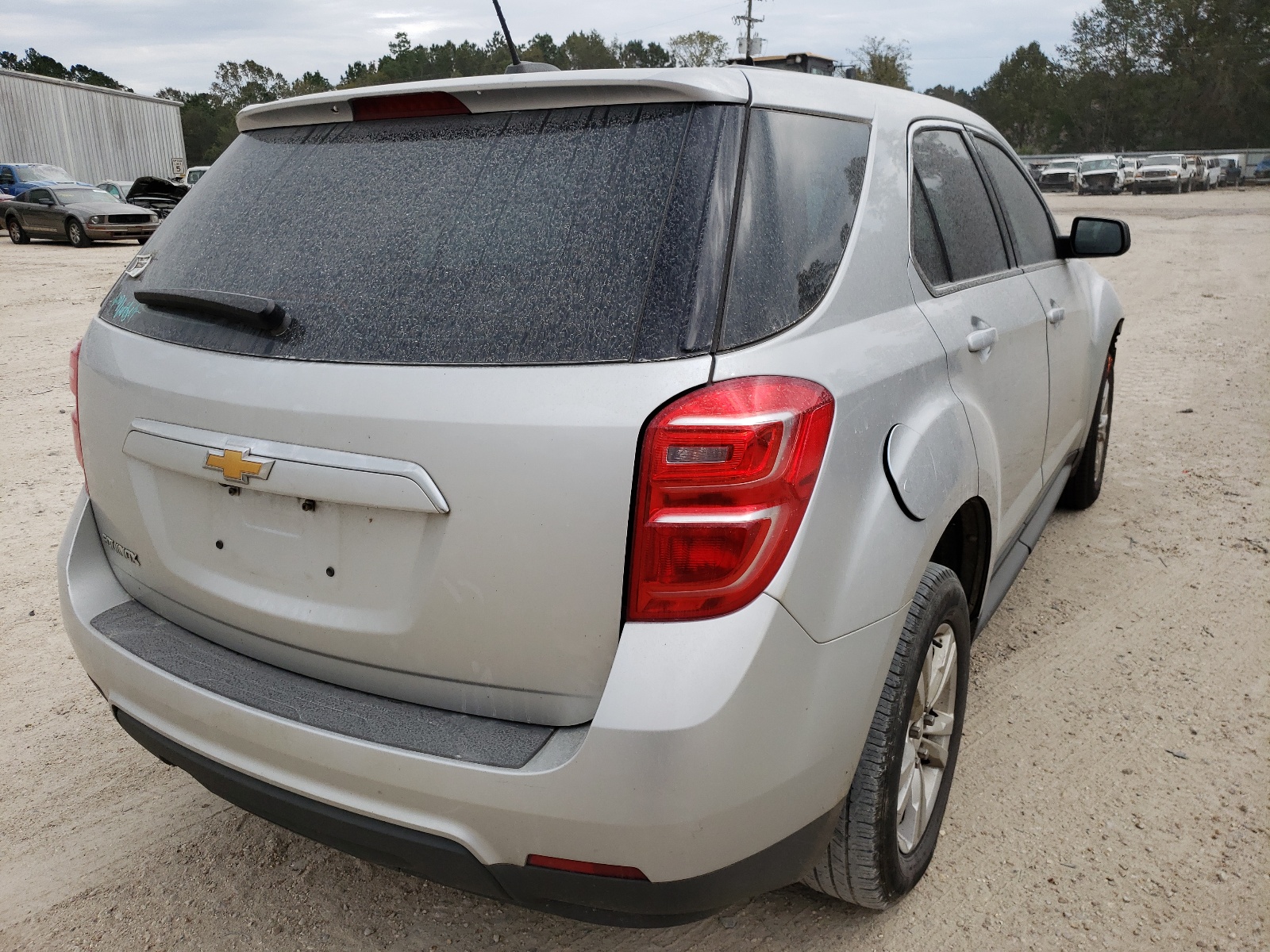 Photo 4 from auction – 2017 CHEVROLET EQUINOX LS with VIN 2GNALBEK8H1583006