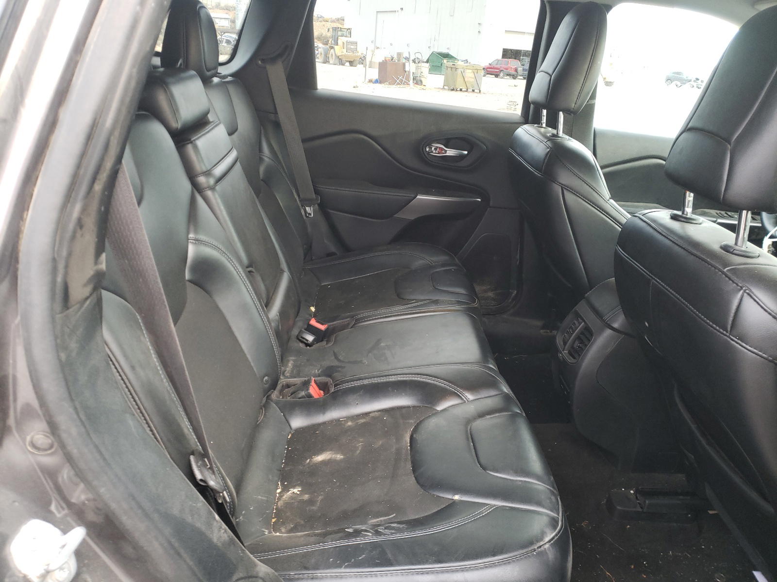 Photo 6 from auction – 2019 JEEP CHEROKEE L with VIN 1C4PJMLB4KD199128