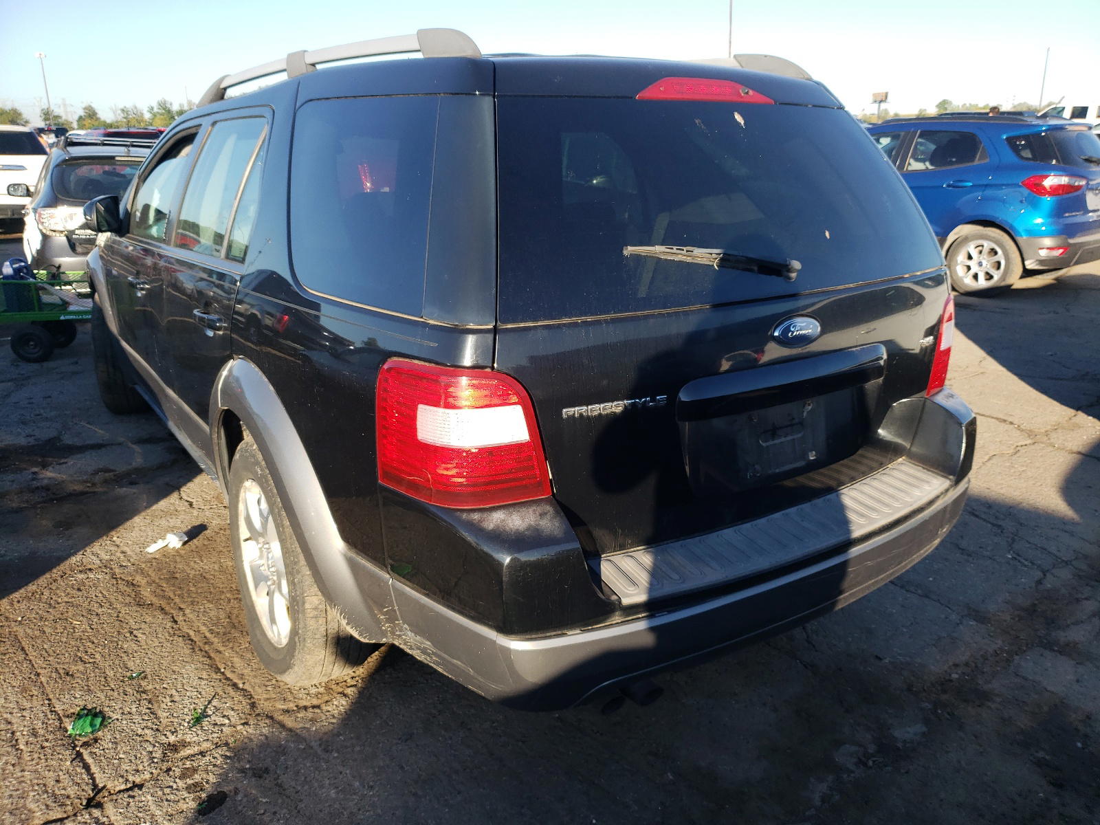 Photo 3 from auction – 2005 FORD FREESTYLE with VIN 1FMDK02155GA44197