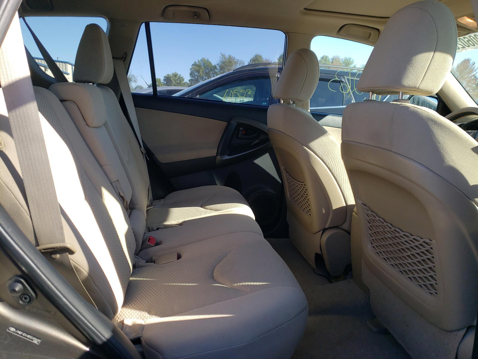 Photo 6 from auction – 2011 TOYOTA RAV4 with VIN JTMBF4DV4B5049695