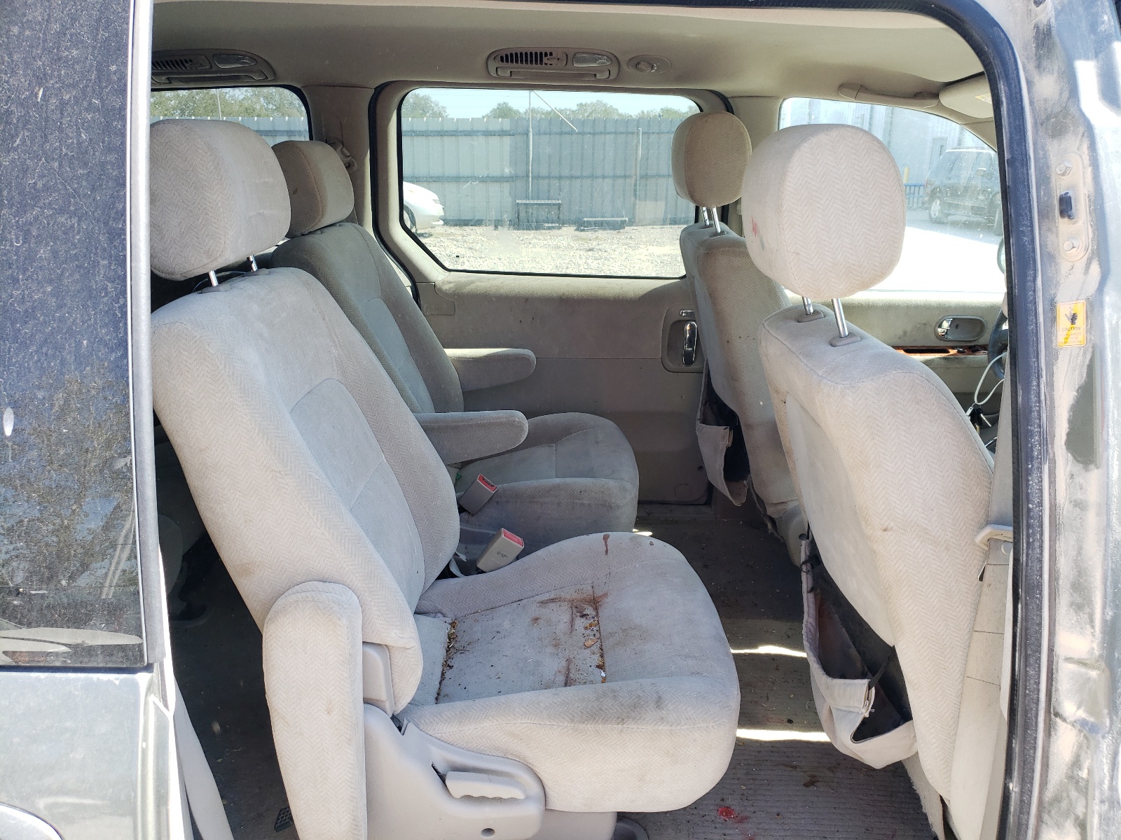 Photo 6 from auction – 2004 KIA SEDONA EX with VIN KNDUP131446584560