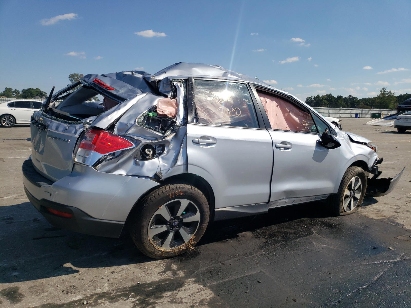 Photo 4 from auction – 2018 SUBARU FORESTER 2 with VIN JF2SJABC7JH417364