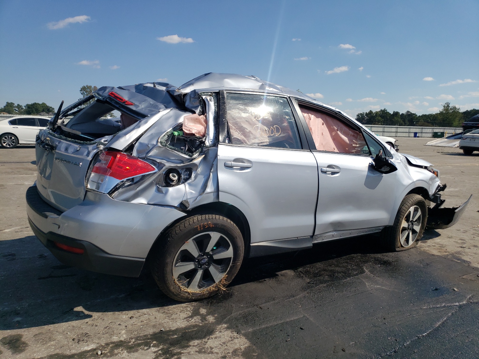 Zdjęcie 4 z aukcji – 2018 SUBARU FORESTER 2 z VIN JF2SJABC7JH417364
