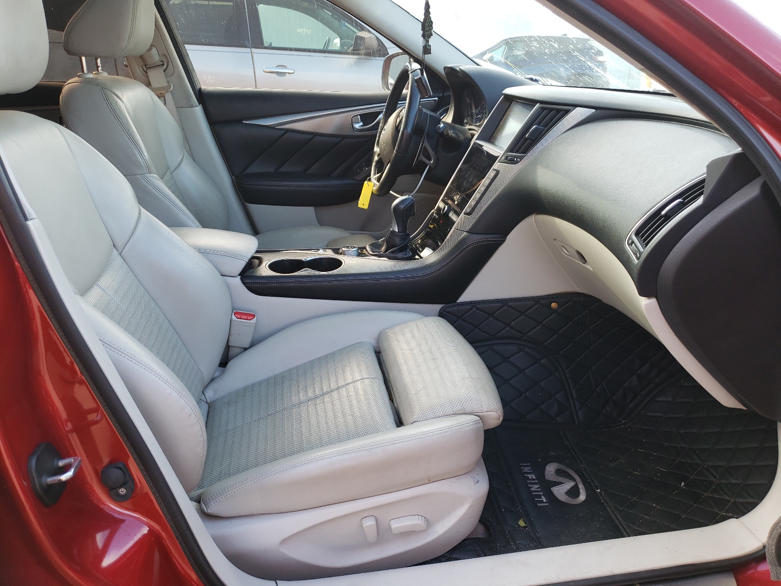 Photo 5 from auction – 2015 INFINITI Q50 BASE with VIN JN1BV7AR5FM403511