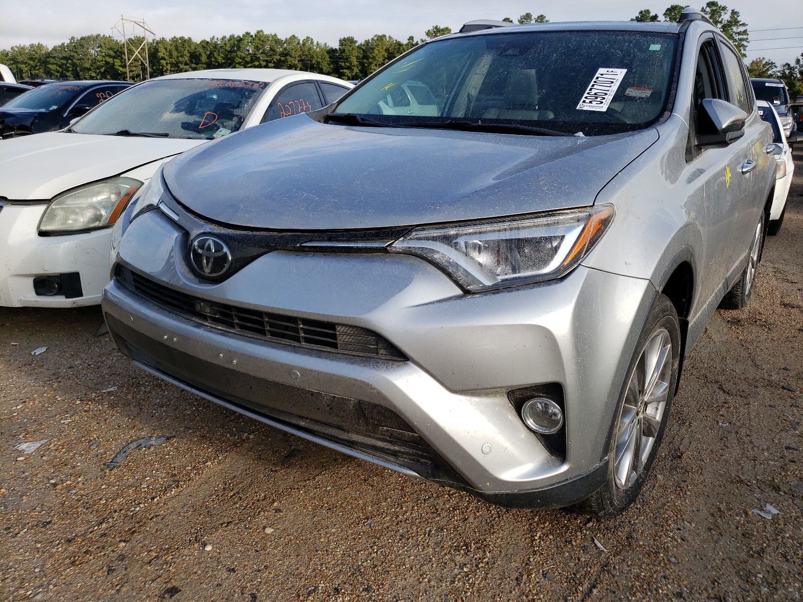 Photo 2 from auction – 2017 TOYOTA RAV4 LIMIT with VIN 2T3YFREV6HW329268