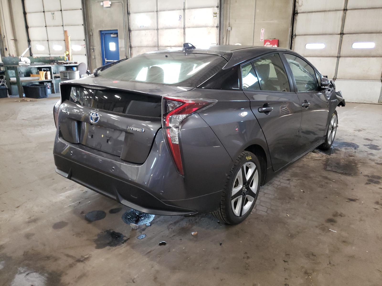 Photo 4 from auction – 2017 TOYOTA PRIUS with VIN JTDKARFU5H3048348