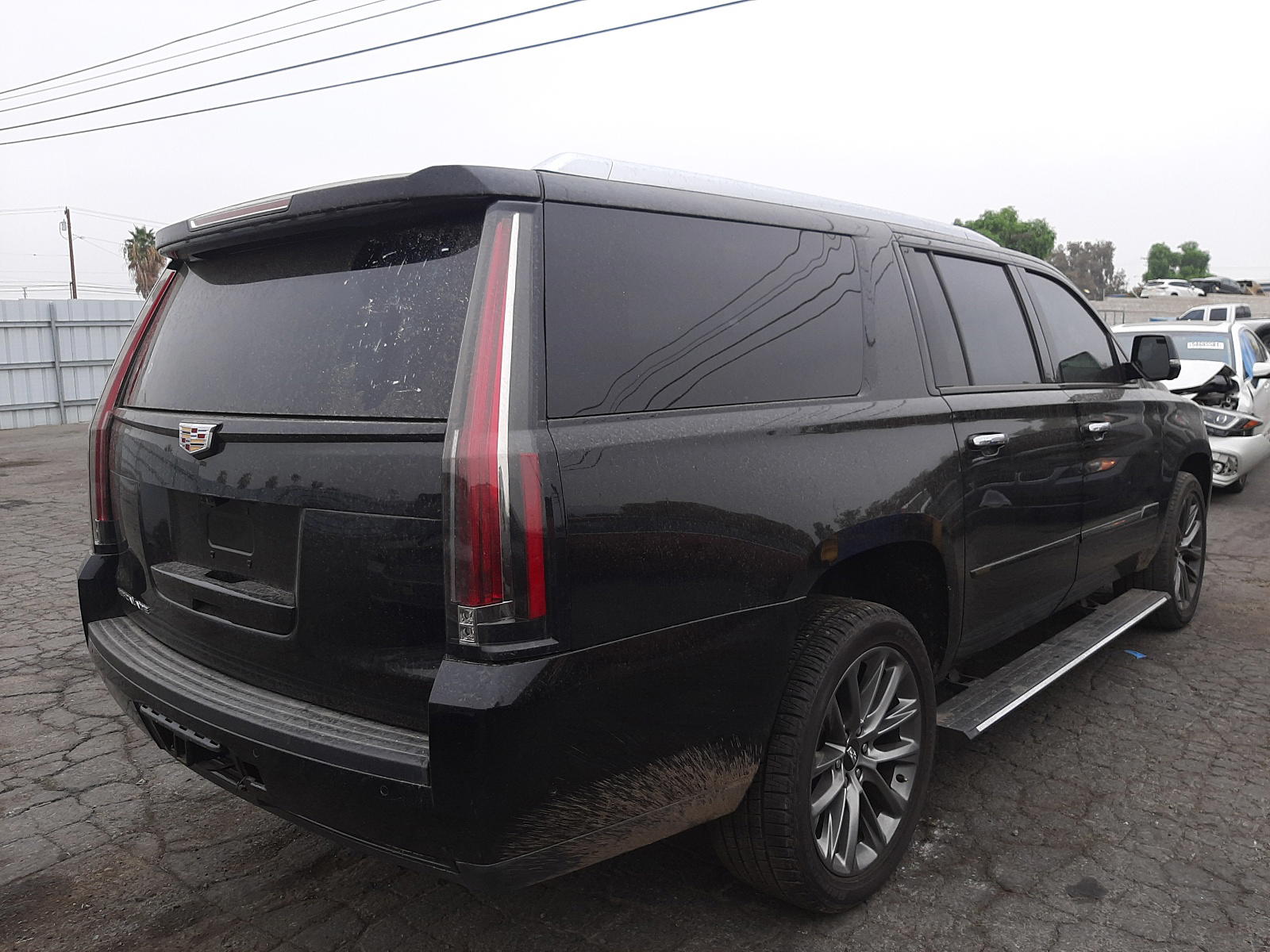 Photo 4 from auction – 2020 CADILLAC ESCALADE E with VIN 1GYS4JKJ6LR164419