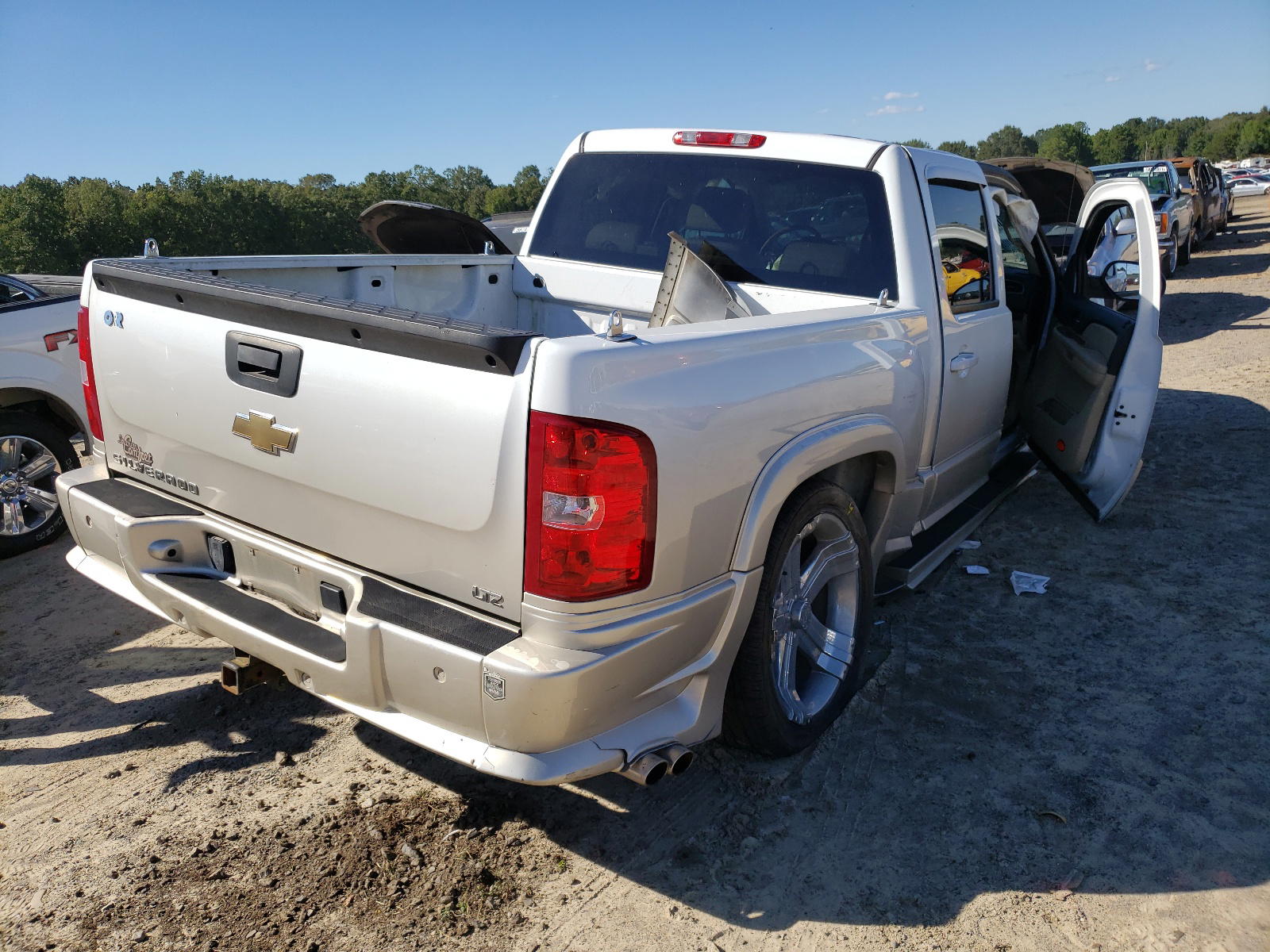 Photo 4 from auction – 2007 CHEVROLET SILVERADO with VIN 3GCEC13J67G517705