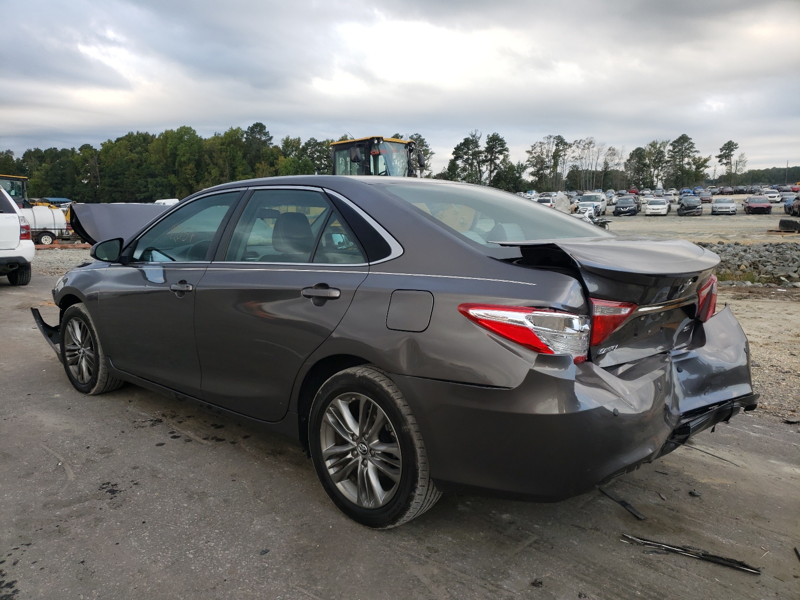 Photo 3 from auction – 2016 TOYOTA CAMRY LE with VIN 4T1BF1FK6GU216116