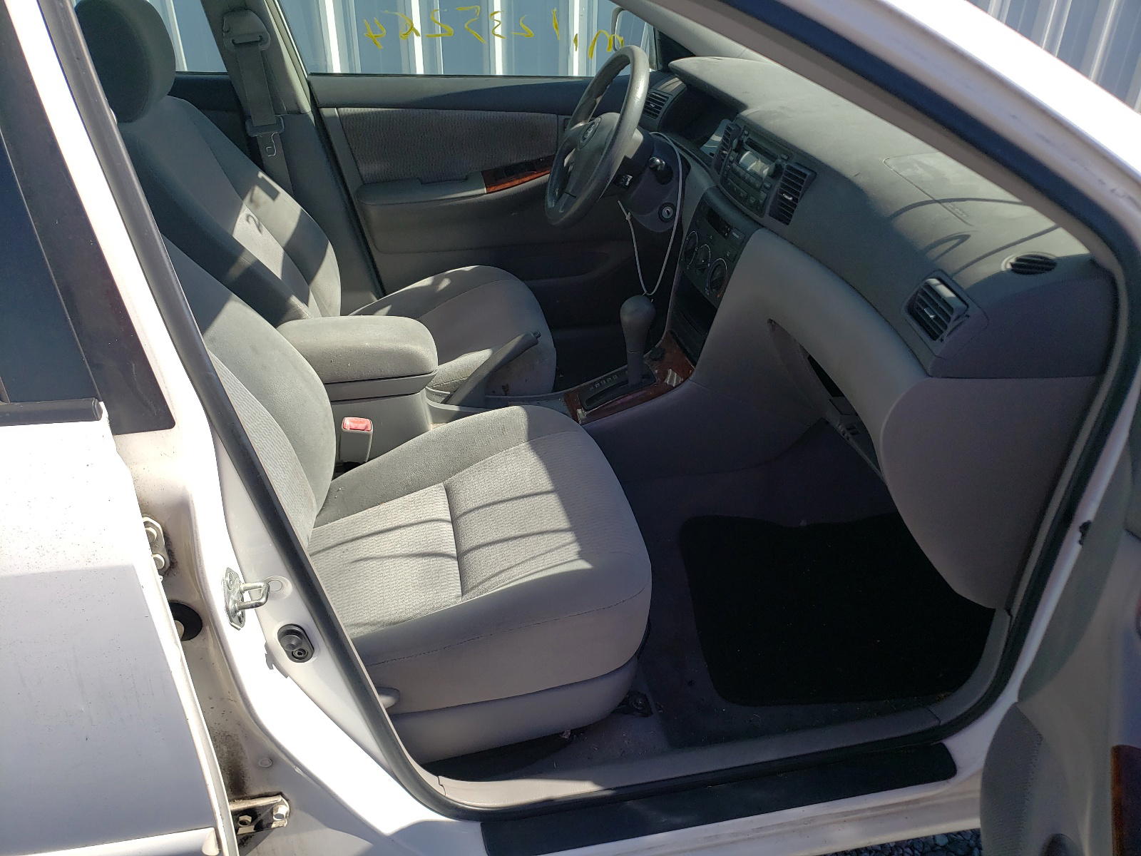 Photo 5 from auction – 2005 TOYOTA COROLLA CE with VIN 2T1BR32E35C473607